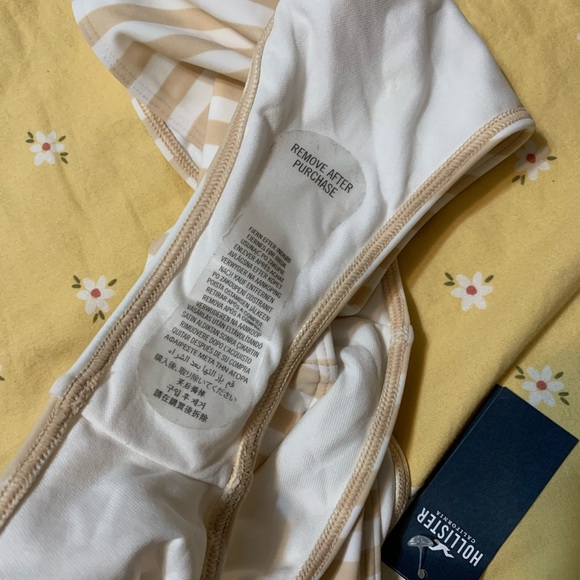 NWT / Hollister Cheeky Striped bikini bottom - Picture 2 of 2